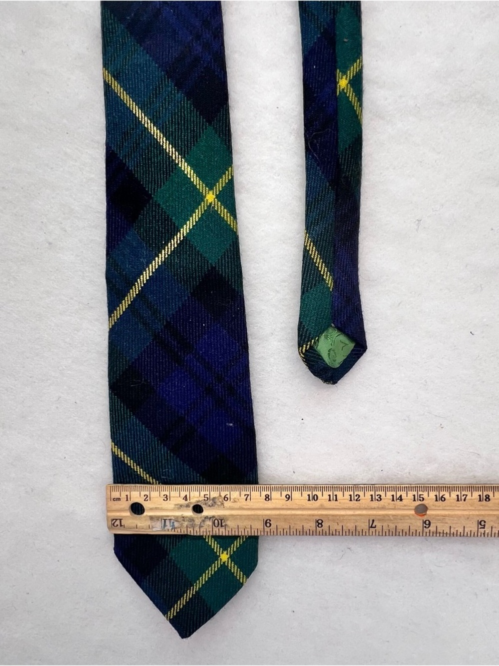 Lochcarron of Scotland Mens Gordon Clan Blue/Green Tartan Wool Neck Tie - Picture 6 of 7